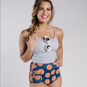 Kortni Jeane Heathered Gray Latter-Back XS Top